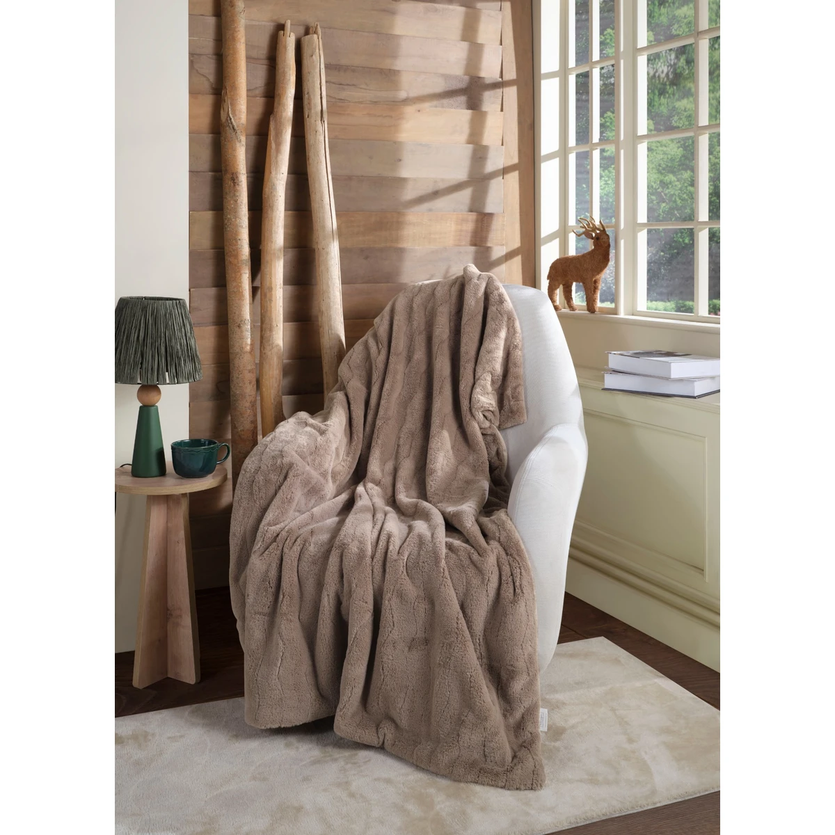 Manamo Wave Fur Throw Cappuccino 115x165 cm      