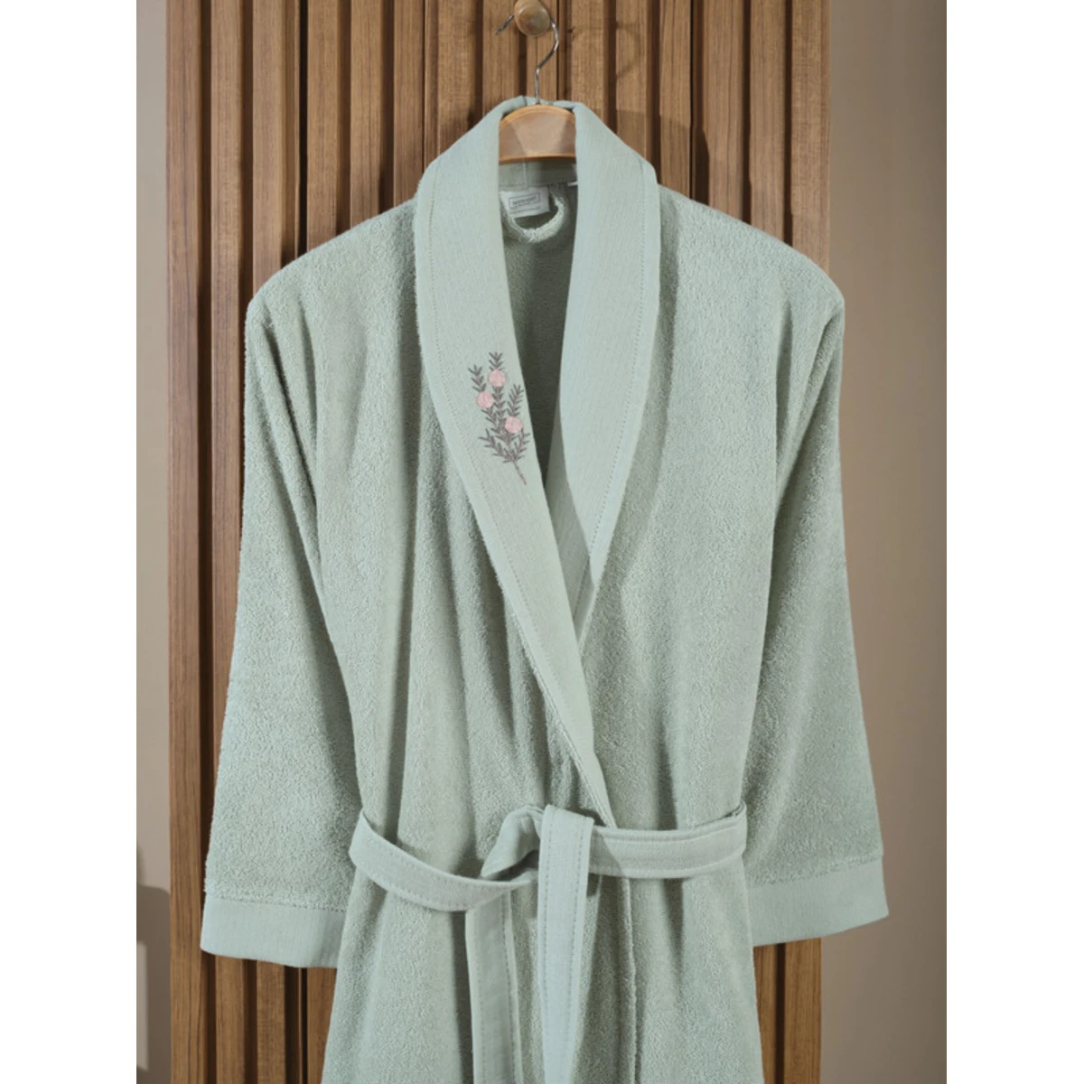 Manamo Tiny Rose Embroidered Bathrobe Cotton Cameo Green S/M