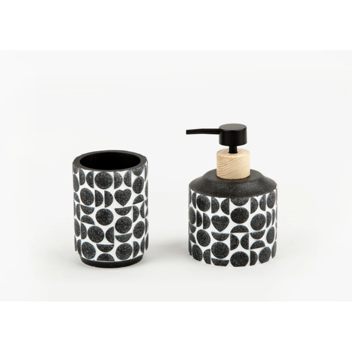 Manamo Linyi Liquid Soap Dispenser  Polyresin Black  9.6x9.6x13.9 cm