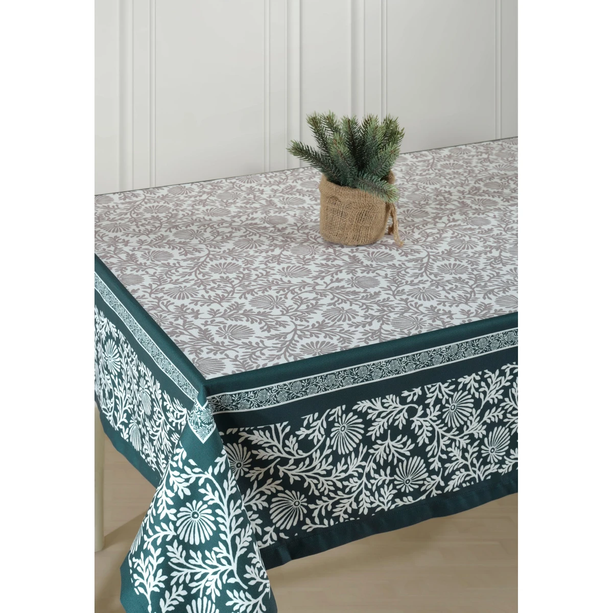 Manamo Lena Table Cloth Digital Print Polyester  140x140 cm