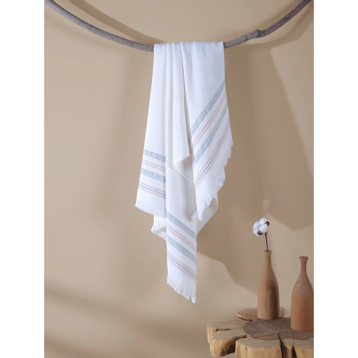 Manamo Sapphire Bath Towel Bamboo/Cotton Ecru Peshterry 75x150 cm