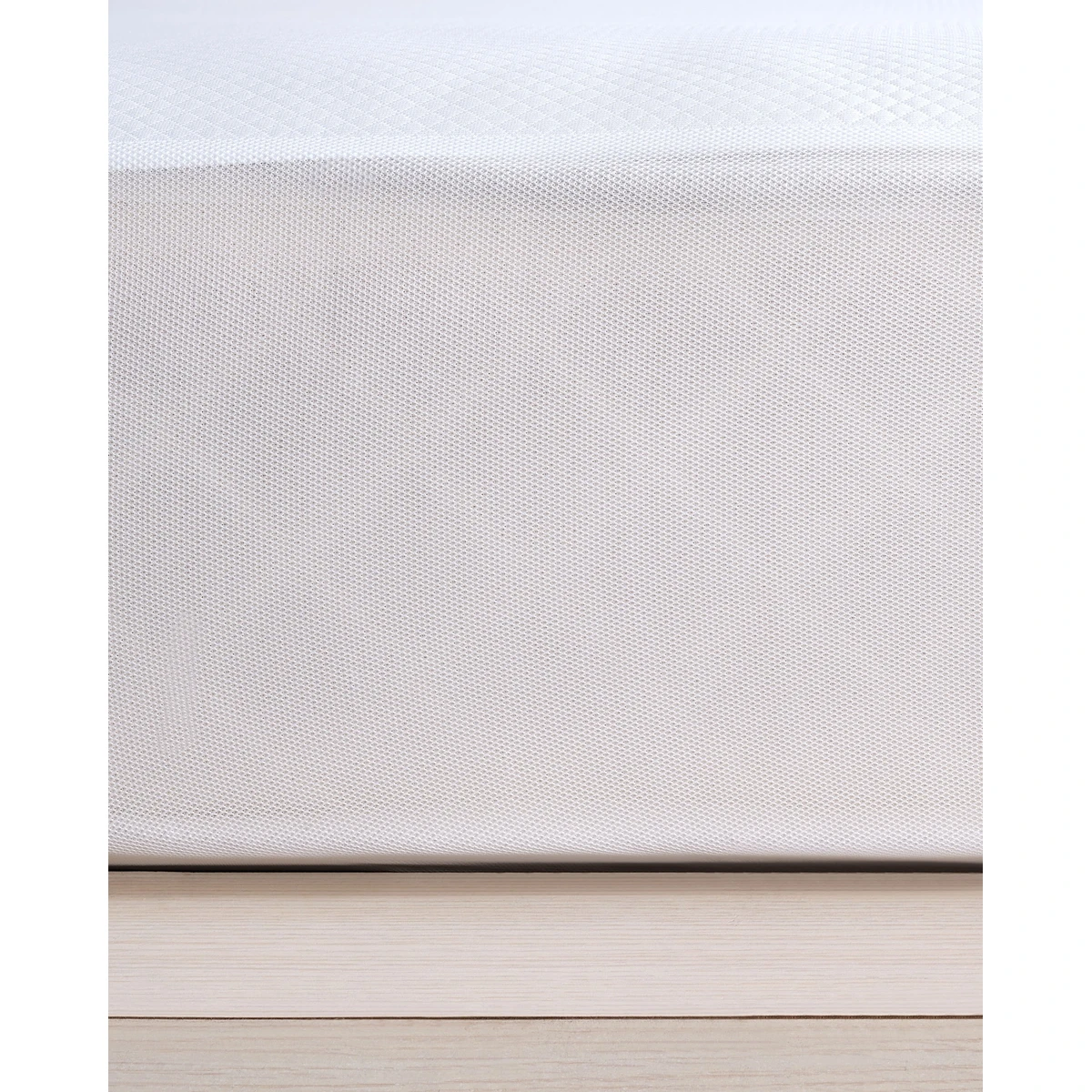 Manamo Diamond Waterproof Mattress Protector 180x200  