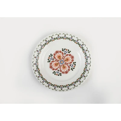 Manamo Liana Glazed Cake Plate Porcelain Cream  20 cm